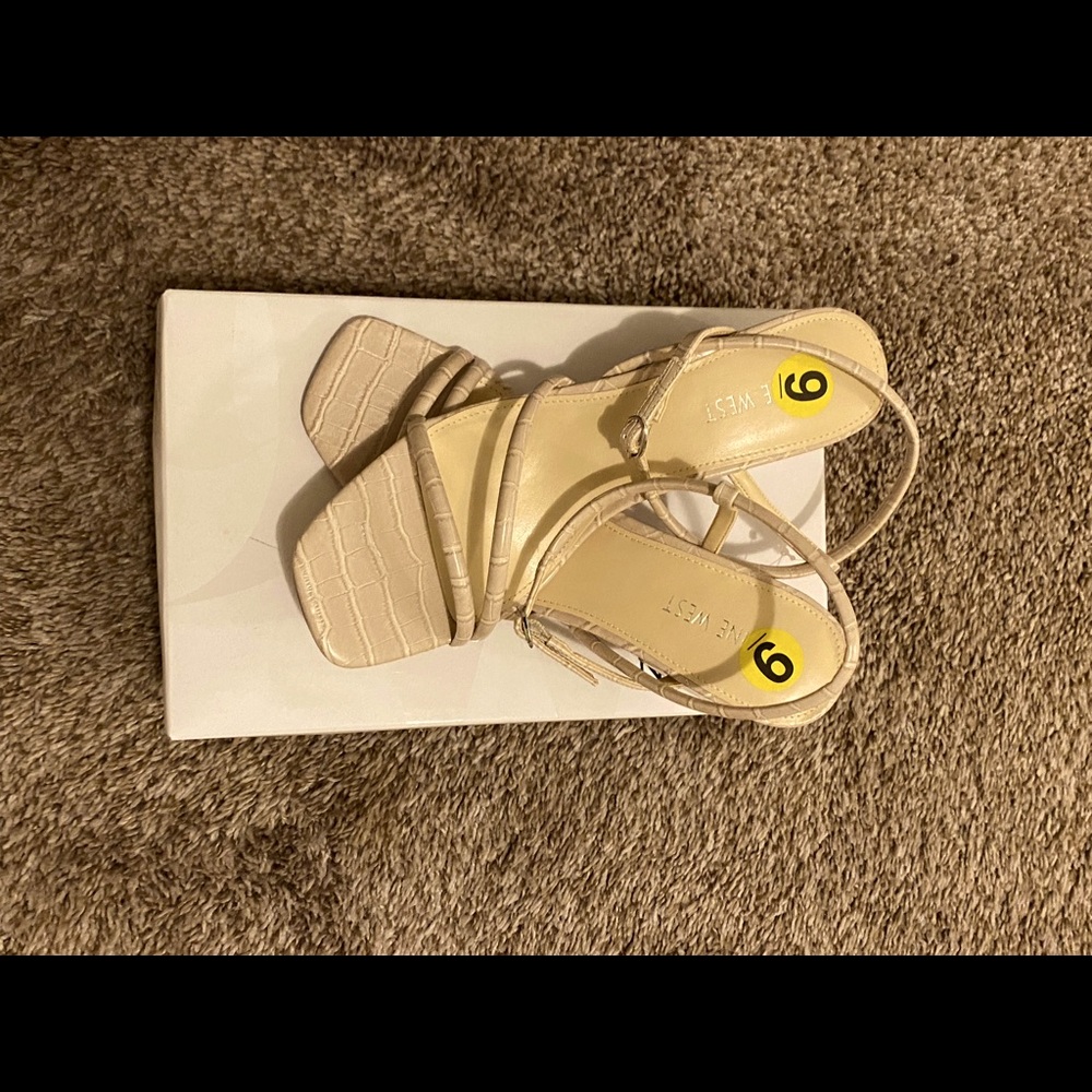 Sandals, neutral in color, brand new, size 9